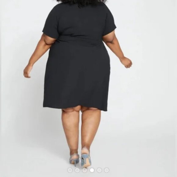 Universal Standard Crepe Wrap Dress - Picture 2 of 5